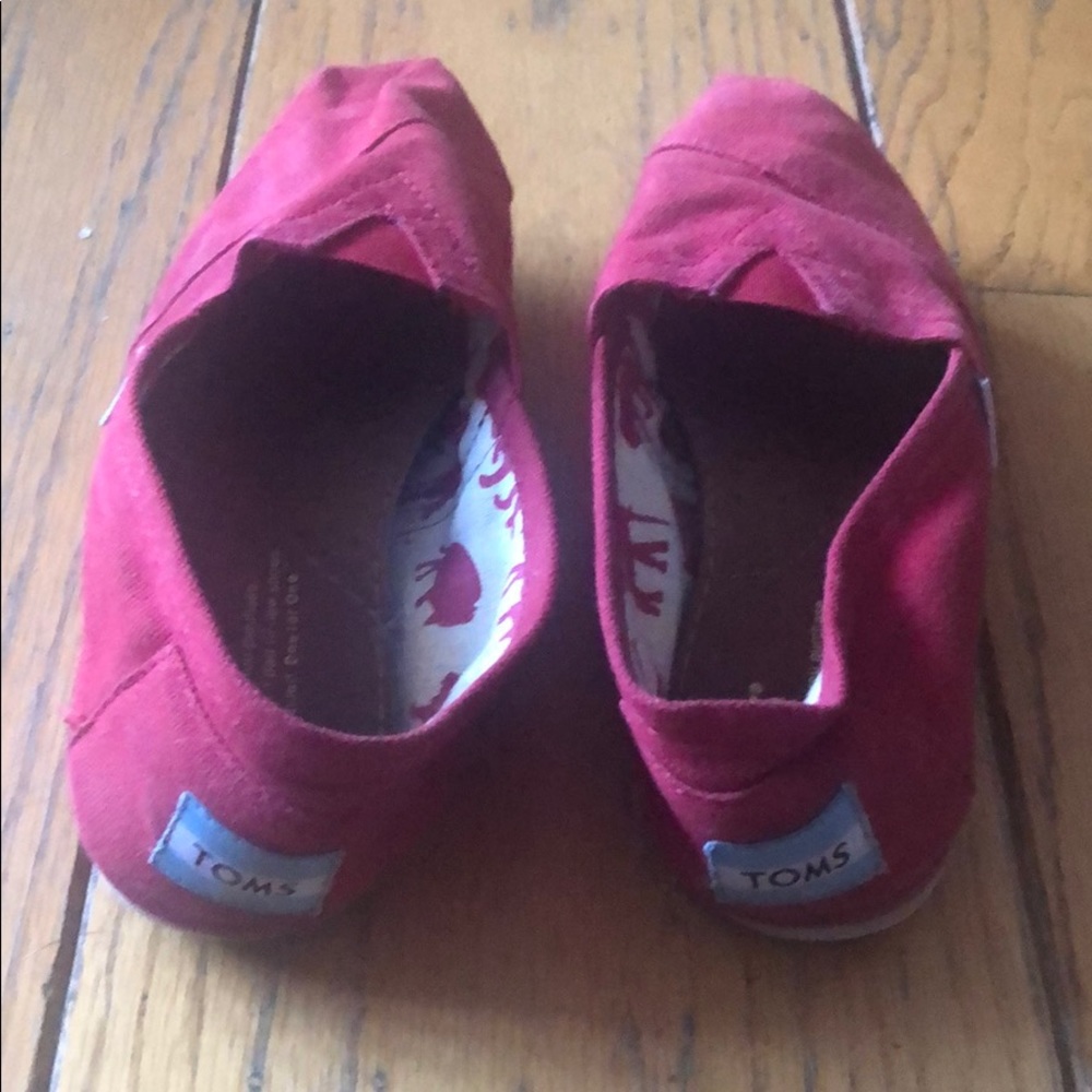 Toms red flats
